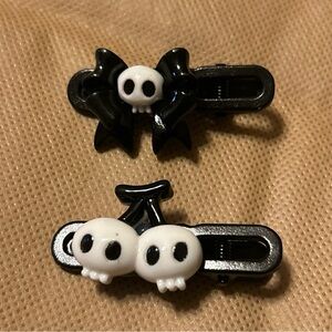 Skull Bow Hair Clip Set Of 2 Ponytail Bangs Hairpins Black & White New Cute
